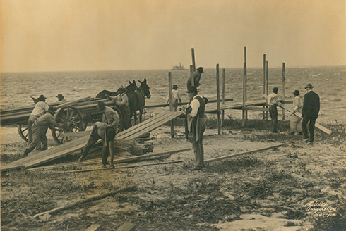 Workers build the original Gandy Bridge, which opened in 1924.