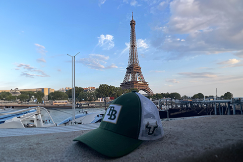 Bulls hat in front of Eiffel Tower/